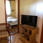 Viola Holiday home Zamardi
